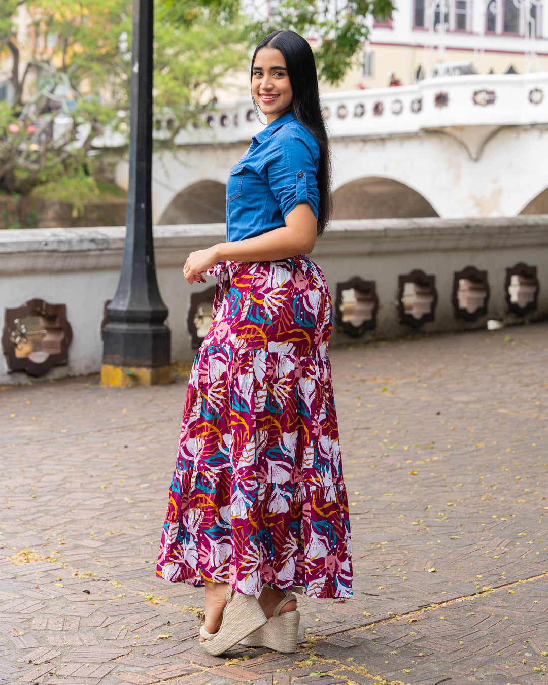 FALDA LARGA EN TIEMPOS ESTAMPADA TELA CHALIS