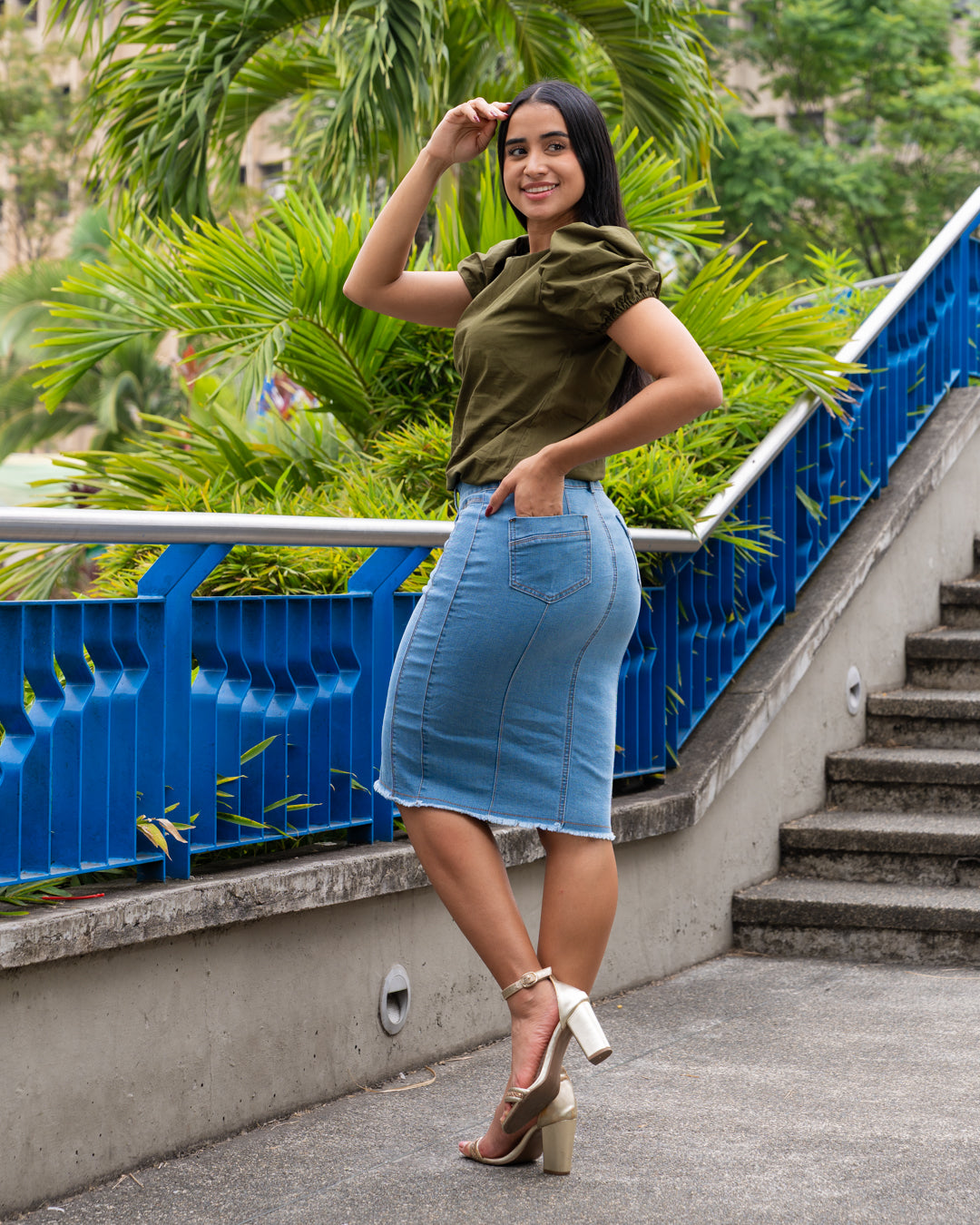 FALDA JEANS 3/4 BOTONES ADELANTE