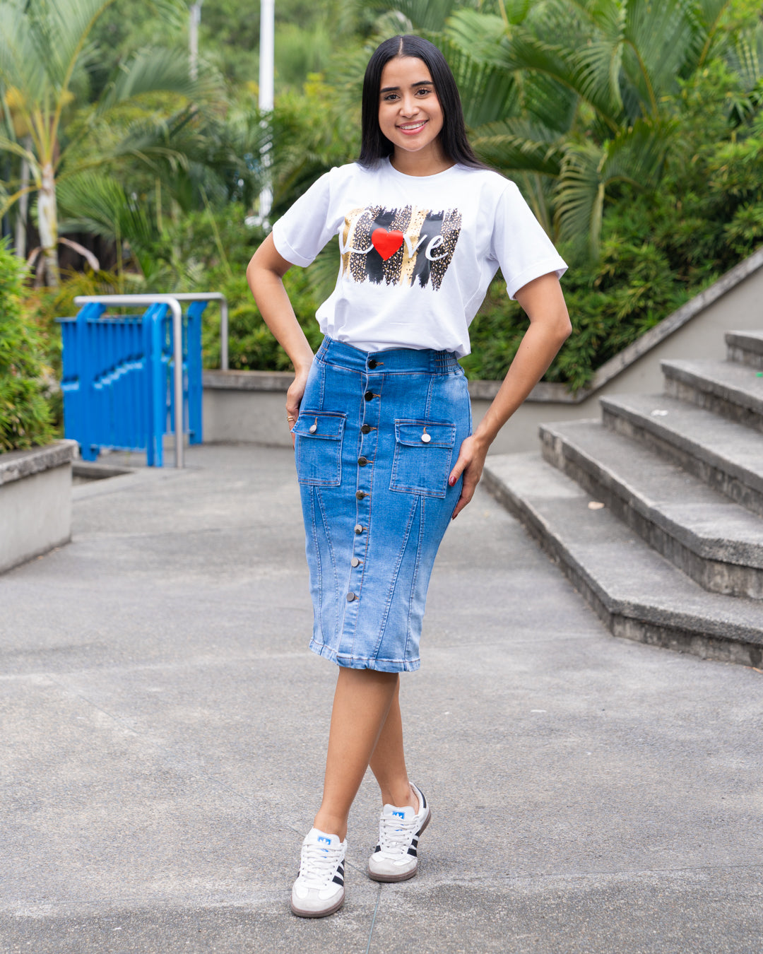 FALDA JEANS 3/4 ENRESORTADA BOTONES ADELANTE