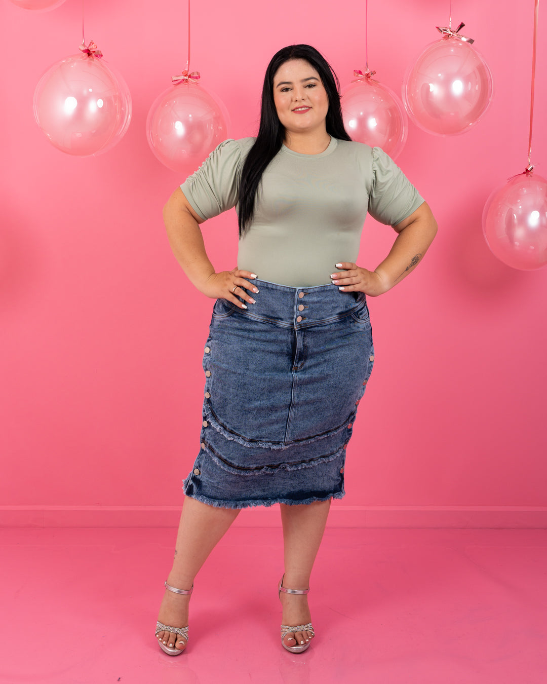 FALDA JEANS 3/4 PLUS BOTONES AL LADO