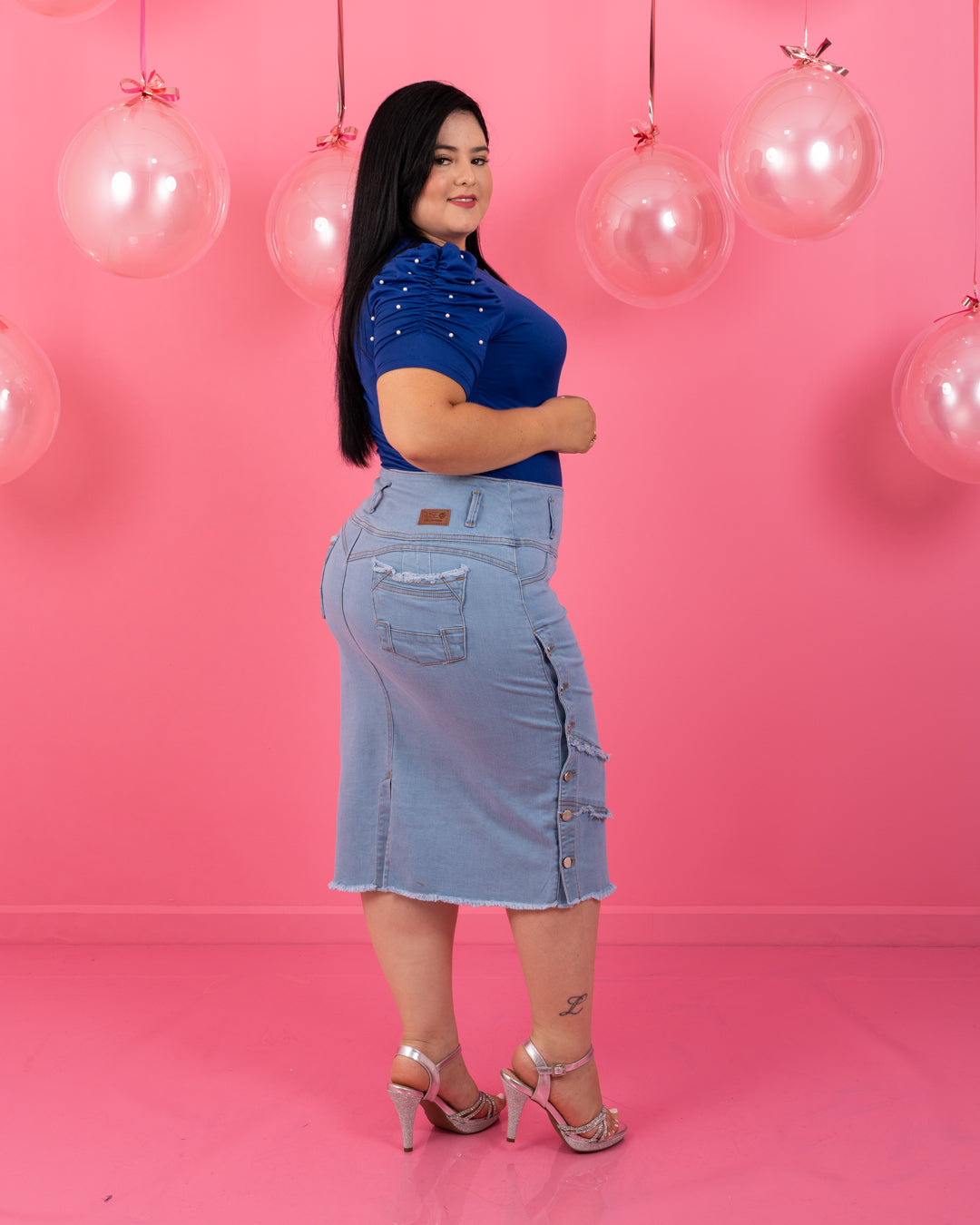 FALDA JEANS 3/4 PLUS BOTONES AL LADO