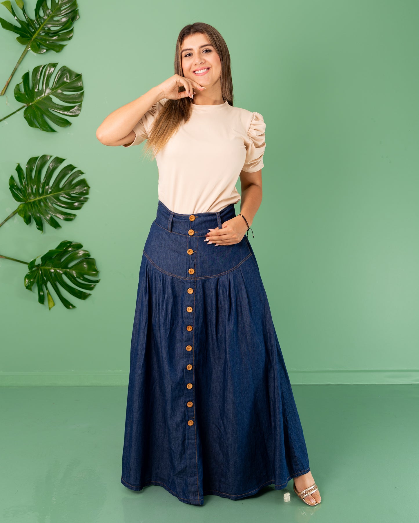 FALDA LARGA ANCHA BOTONES ADELANTE TELA CHAMBRAY