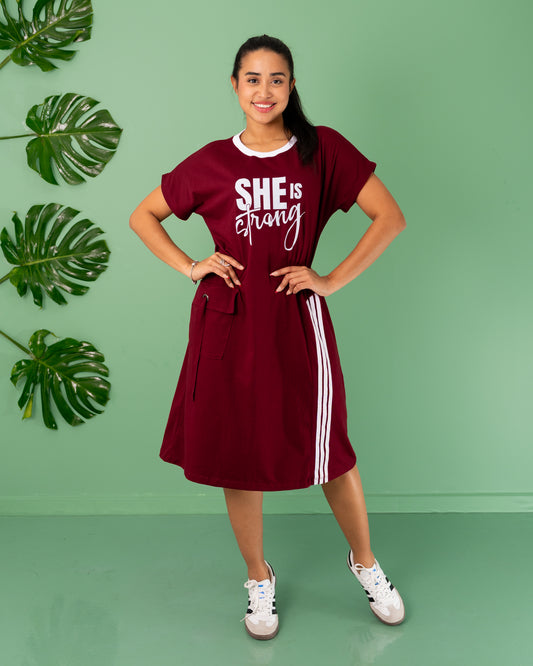 VESTIDO DEPORTIVO DE LINEAS LATERALES TELA BURDA