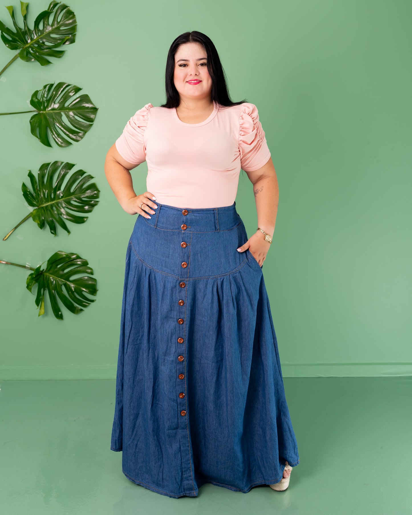 FALDA LARGA ANCHA BOTONES ADELANTE TELA CHAMBRAY