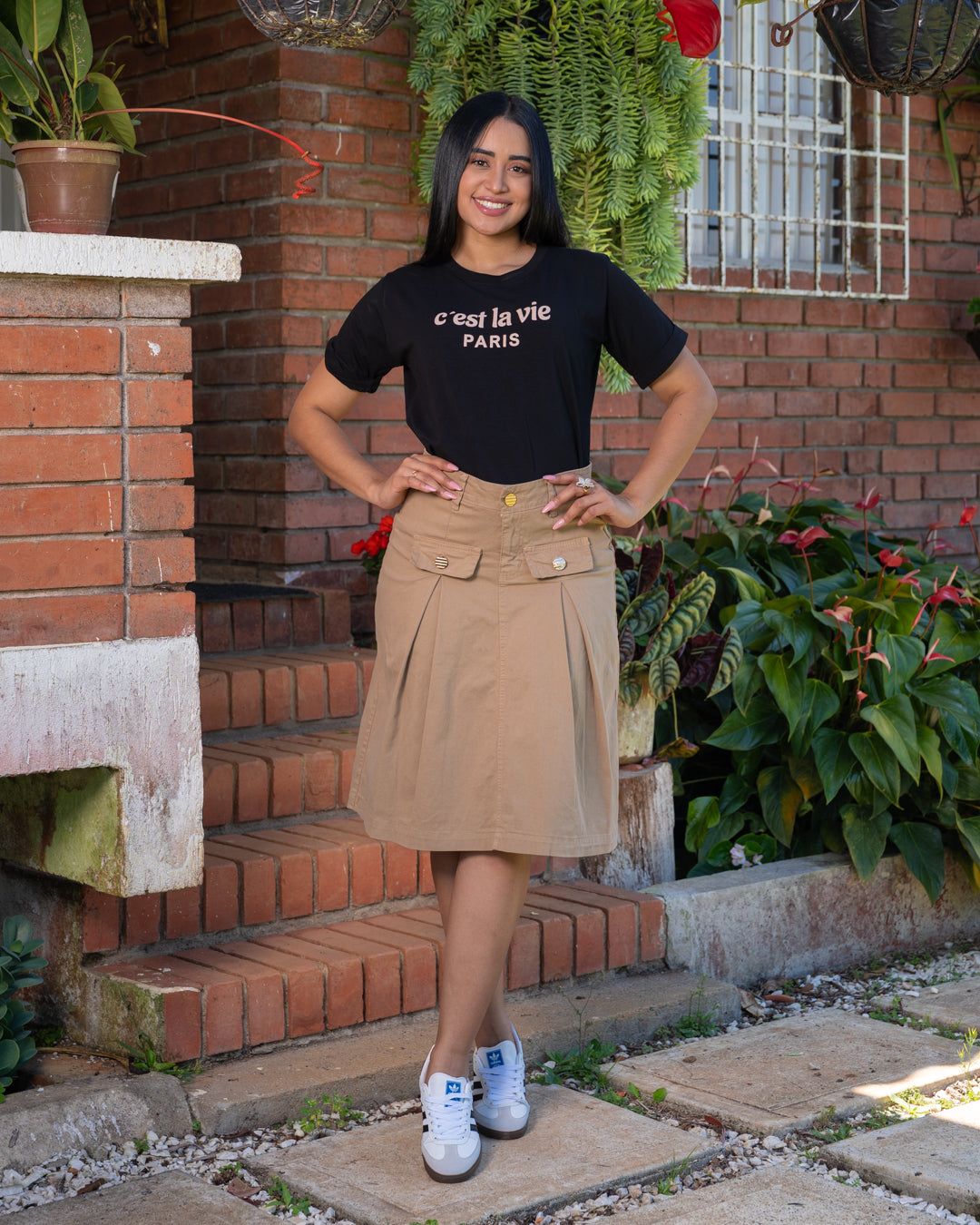FALDA CORTE A PRENSES ADELANTE