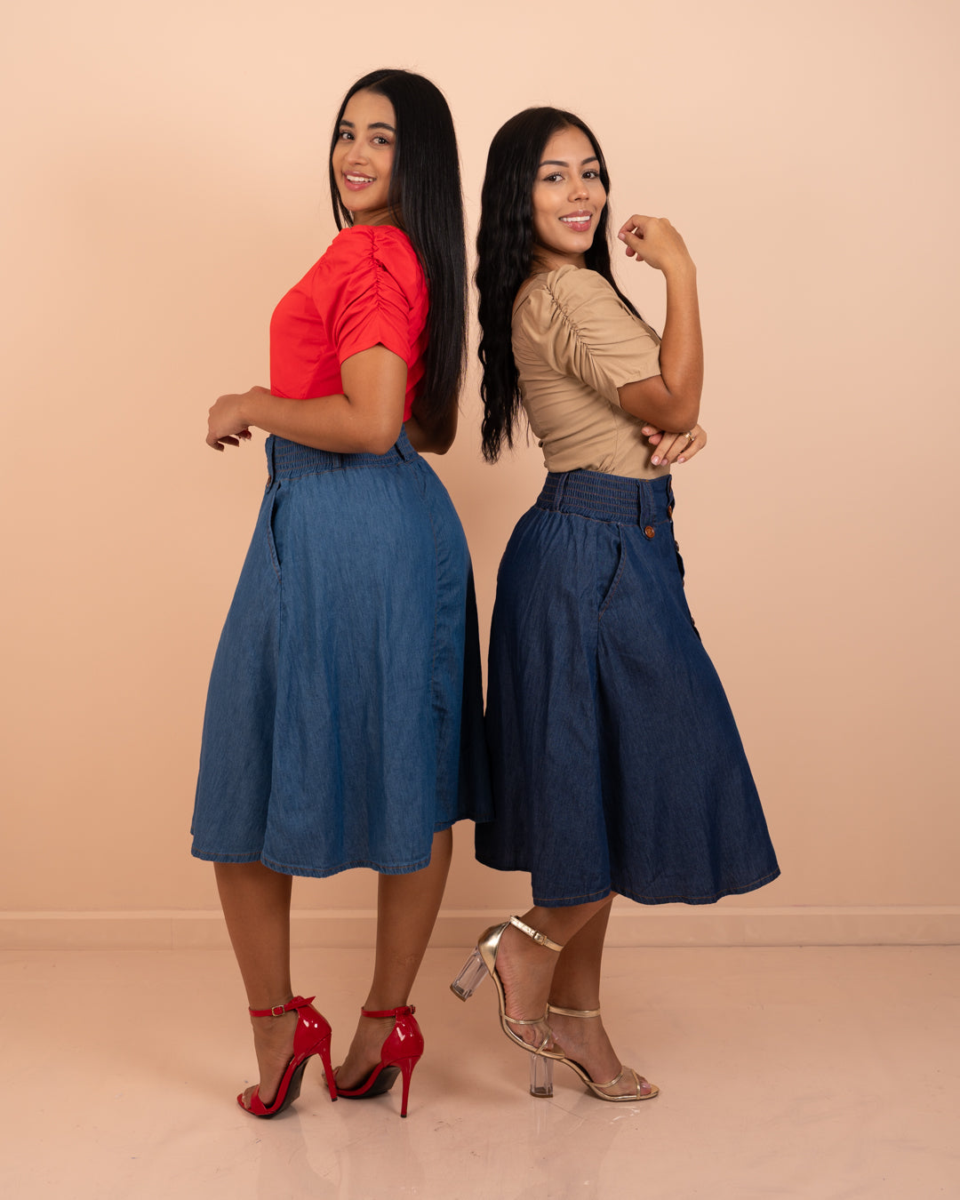 Vista lateral de la falda rotonda cristiana ref. 3917 en chambray