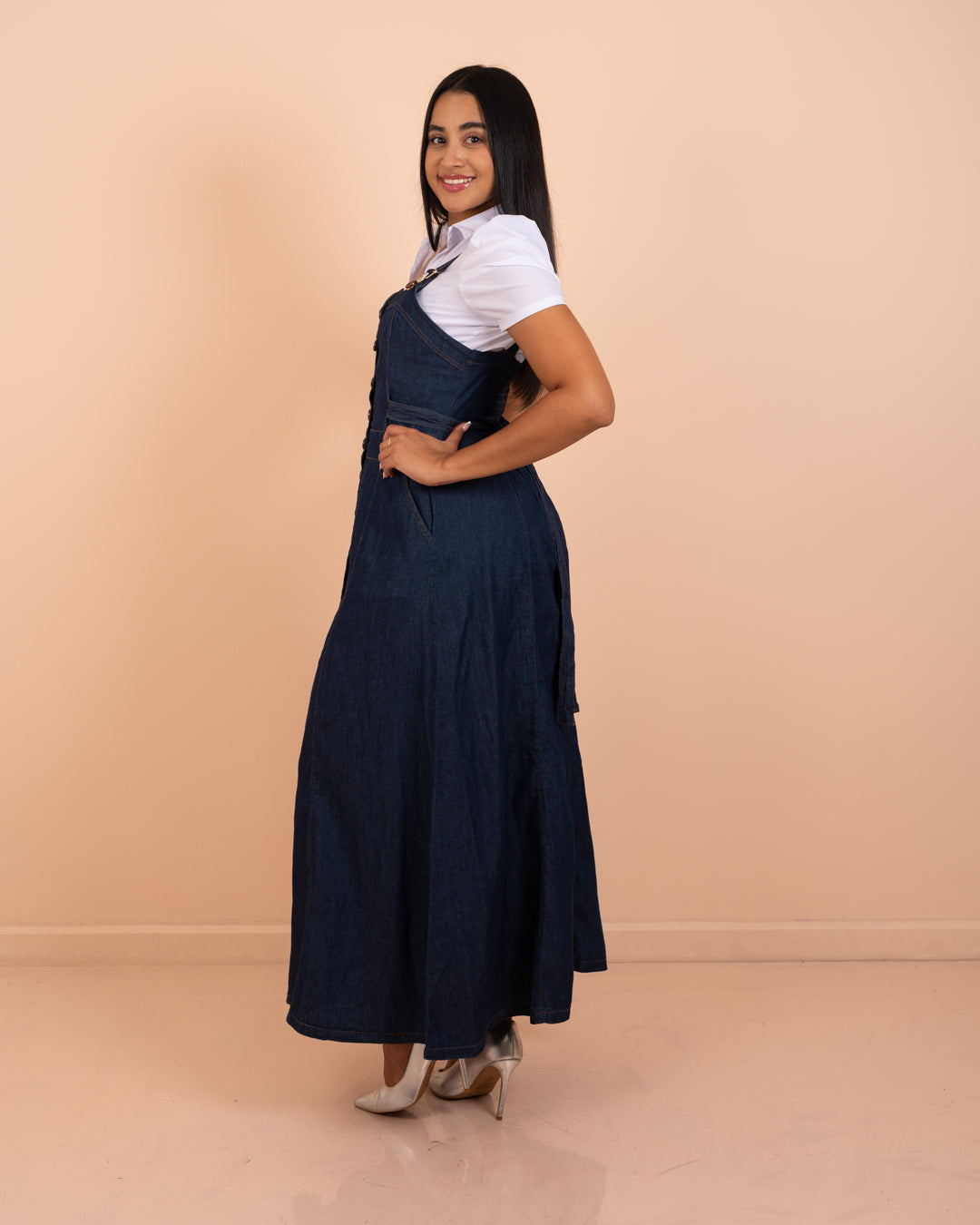 Vista lateral del vestido cristiano ref. 3914 en tono oscuro